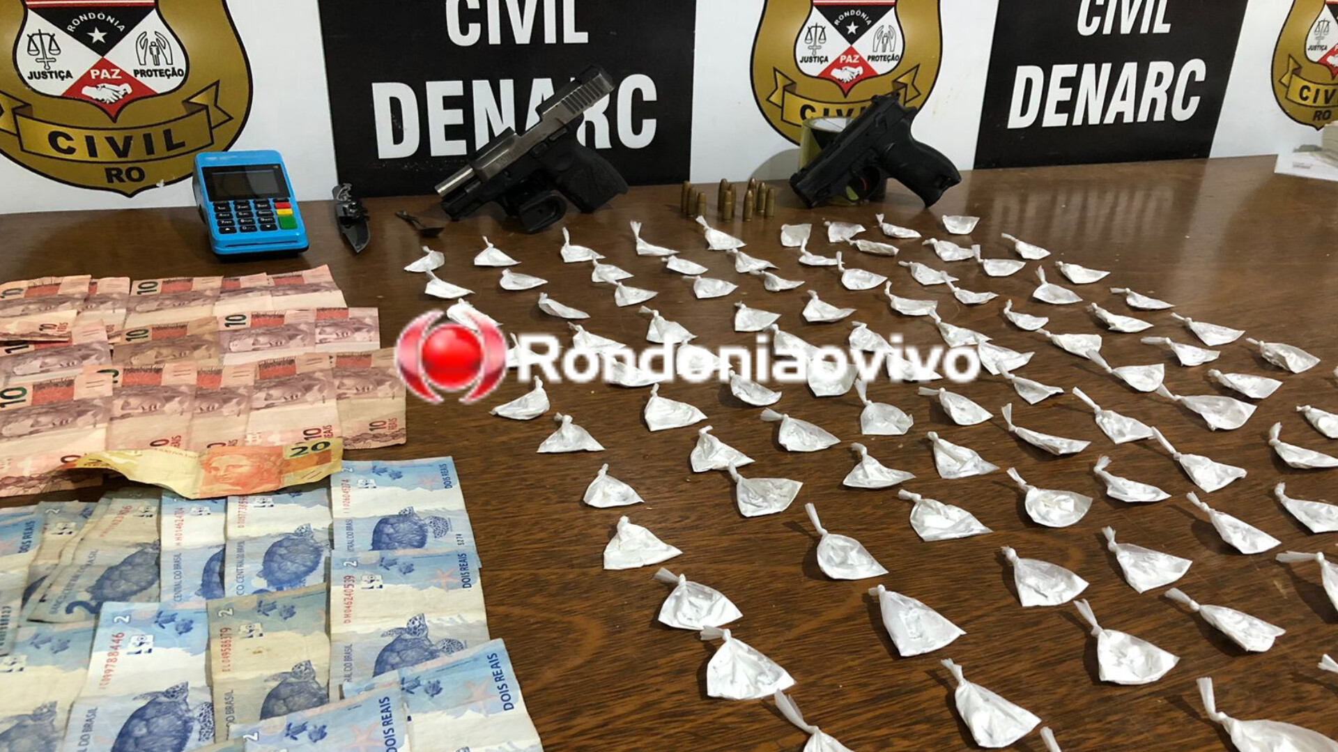 OPERAÇÃO DO DENARC: 'Escobar' é preso com 100 porções de cocaína e arma em distribuidora de fachada 